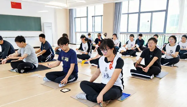 课程设计中的选型关注点：实际应用的两种做法对比